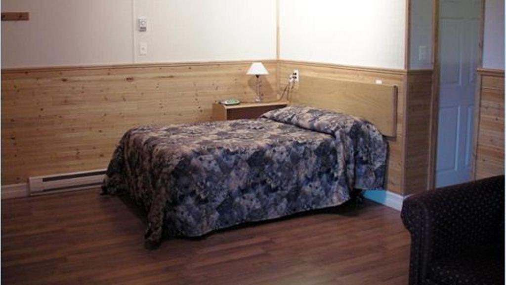 Dockside Motel St. Barbe Εξωτερικό φωτογραφία